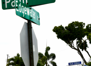 Edgewater street signs